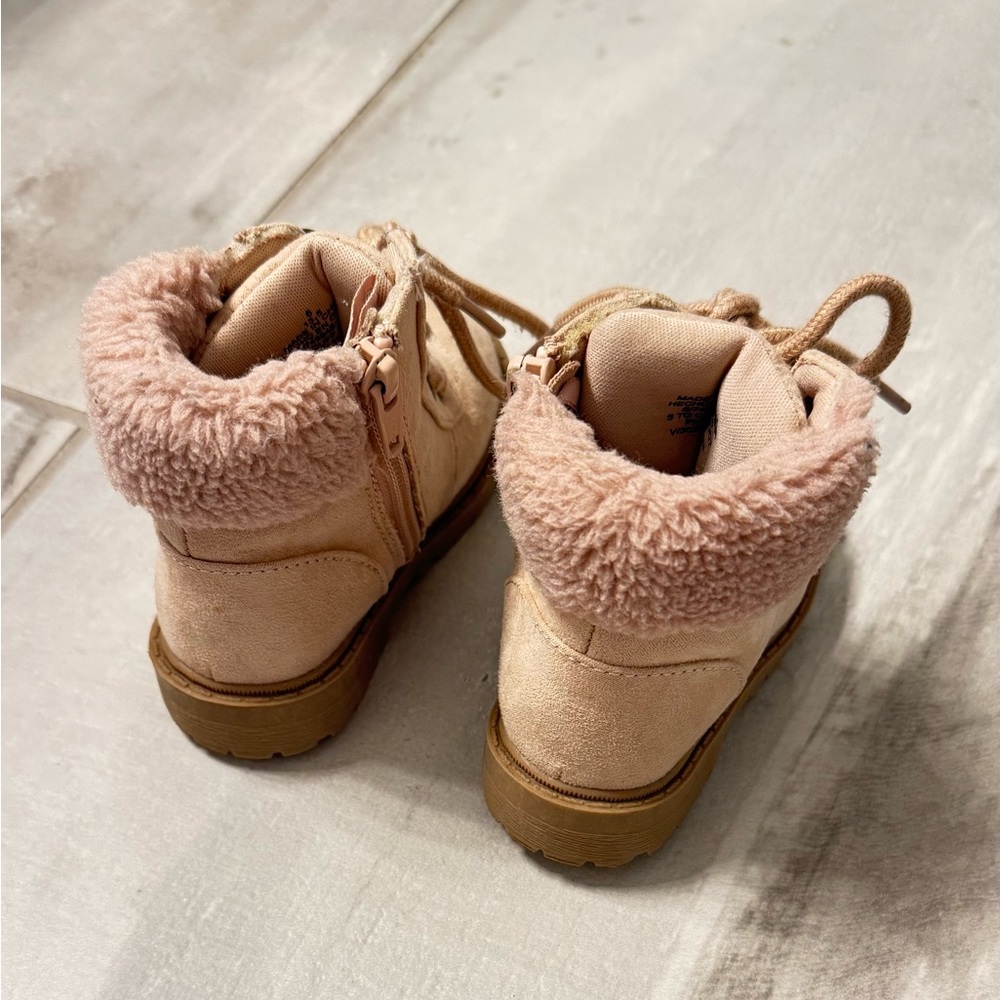 Toddler Girl Light Pink Ankle Boots with Faux Fur Lining Size 6